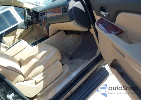 2007 Chevrolet Suburban 1500 Lt z USA, uszkodzony, nr VIN 3GNFC16017G117209